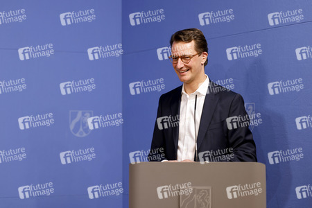 Übergabe der Neujahrsbrezel an Hendrik Wüst in Düsseldorf