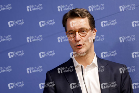 Übergabe der Neujahrsbrezel an Hendrik Wüst in Düsseldorf