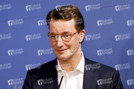 Übergabe der Neujahrsbrezel an Hendrik Wüst in Düsseldorf