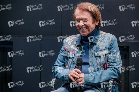 Ausstellungs- und Serienpräsentation 'Raphaelismo' in Madrid