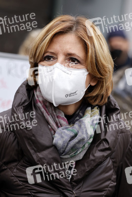Malu Dreyer besucht Wiederaufbauarbeiten in Schuld