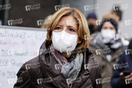 Malu Dreyer besucht Wiederaufbauarbeiten in Schuld