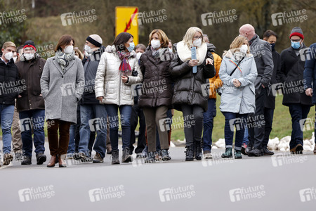 Malu Dreyer besucht Wiederaufbauarbeiten in Schuld