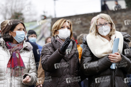 Malu Dreyer besucht Wiederaufbauarbeiten in Schuld