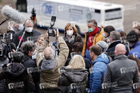 Malu Dreyer besucht Wiederaufbauarbeiten in Schuld