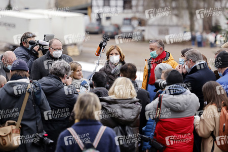 Malu Dreyer besucht Wiederaufbauarbeiten in Schuld