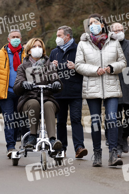 Malu Dreyer besucht Wiederaufbauarbeiten in Schuld