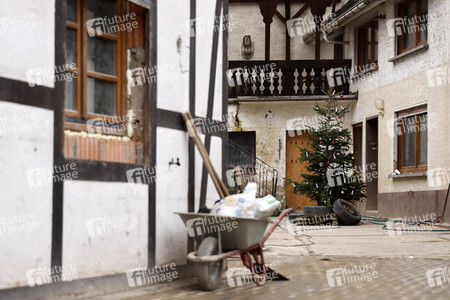 Malu Dreyer besucht Wiederaufbauarbeiten in Schuld