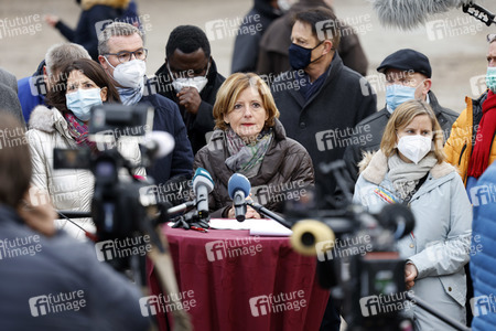 Malu Dreyer besucht Wiederaufbauarbeiten in Schuld