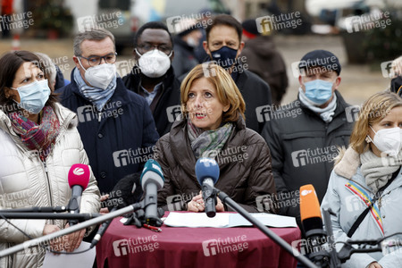 Malu Dreyer besucht Wiederaufbauarbeiten in Schuld