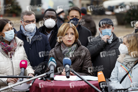 Malu Dreyer besucht Wiederaufbauarbeiten in Schuld