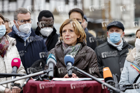 Malu Dreyer besucht Wiederaufbauarbeiten in Schuld