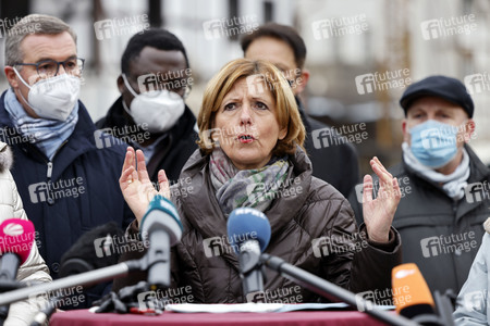 Malu Dreyer besucht Wiederaufbauarbeiten in Schuld