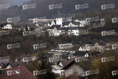 Malu Dreyer besucht Wiederaufbauarbeiten in Schuld