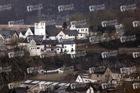 Malu Dreyer besucht Wiederaufbauarbeiten in Schuld