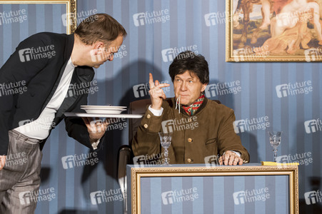 Theatervorstellung 'Das Ei ist hart! Ein Loriot-Abend' in Dresden