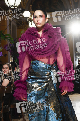 Dawid Tomaszewski Fashion Show auf der Frankfurt Fashion Week Herbst/Winter 2022