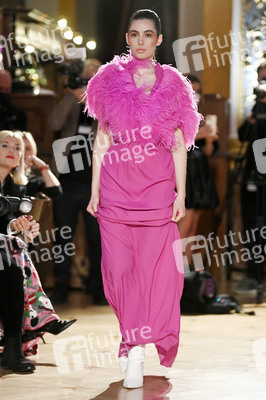 Dawid Tomaszewski Fashion Show auf der Frankfurt Fashion Week Herbst/Winter 2022