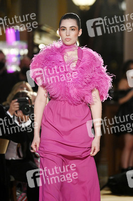 Dawid Tomaszewski Fashion Show auf der Frankfurt Fashion Week Herbst/Winter 2022