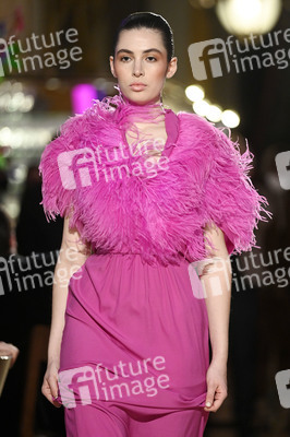 Dawid Tomaszewski Fashion Show auf der Frankfurt Fashion Week Herbst/Winter 2022