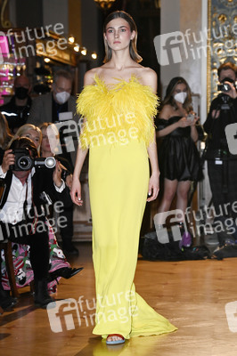 Dawid Tomaszewski Fashion Show auf der Frankfurt Fashion Week Herbst/Winter 2022
