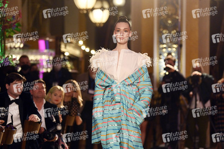 Dawid Tomaszewski Fashion Show auf der Frankfurt Fashion Week Herbst/Winter 2022