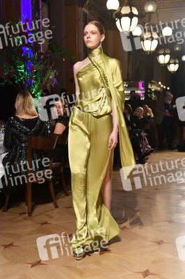 Dawid Tomaszewski Fashion Show auf der Frankfurt Fashion Week Herbst/Winter 2022