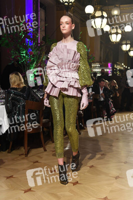 Dawid Tomaszewski Fashion Show auf der Frankfurt Fashion Week Herbst/Winter 2022