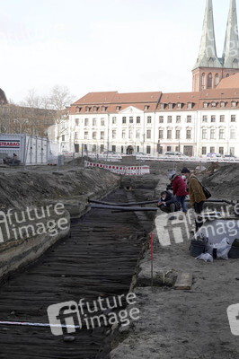 Fototermin mit Klaus Lederer auf der Grabung Molkenmarkt in Berlin