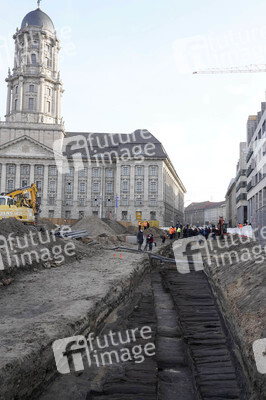 Fototermin mit Klaus Lederer auf der Grabung Molkenmarkt in Berlin
