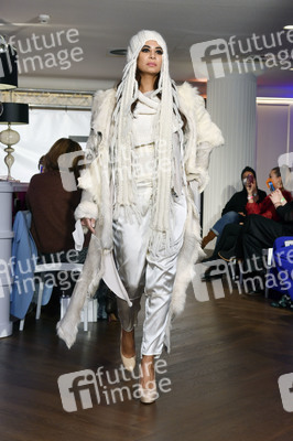 NeChia und MauMar Fashion Show auf der Frankfurt Fashion Week Herbst/Winter 2022