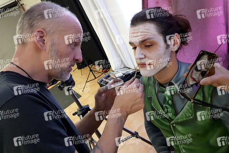 GEEK ART: Joker meets Riddler Bodypainting