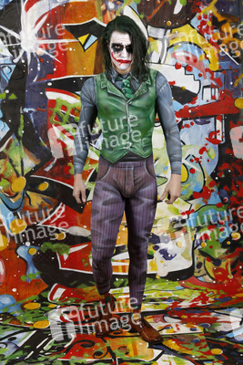 GEEK ART: Joker meets Riddler Bodypainting