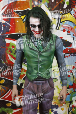 GEEK ART: Joker meets Riddler Bodypainting
