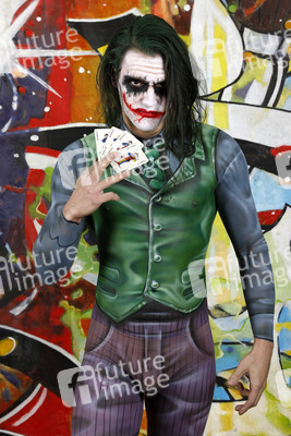GEEK ART: Joker meets Riddler Bodypainting