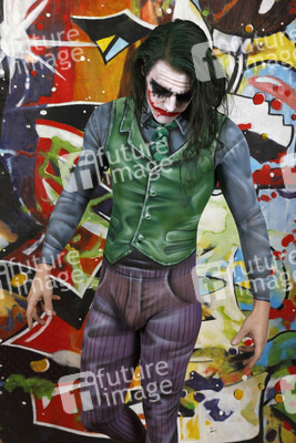 GEEK ART: Joker meets Riddler Bodypainting