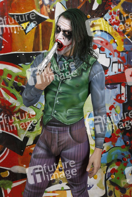 GEEK ART: Joker meets Riddler Bodypainting