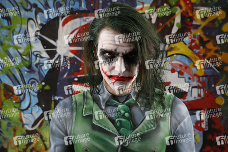 GEEK ART: Joker meets Riddler Bodypainting