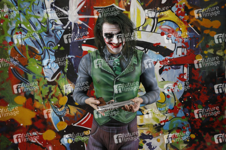 GEEK ART: Joker meets Riddler Bodypainting