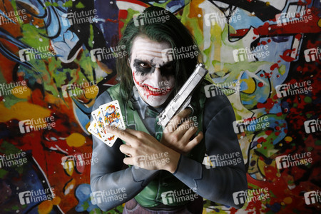 GEEK ART: Joker meets Riddler Bodypainting