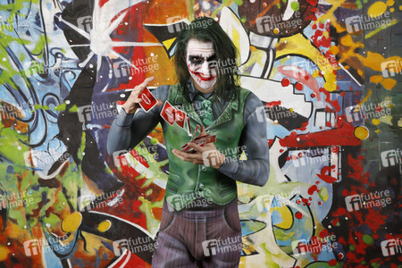 GEEK ART: Joker meets Riddler Bodypainting