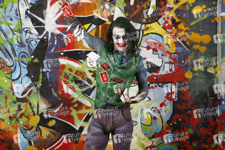 GEEK ART: Joker meets Riddler Bodypainting