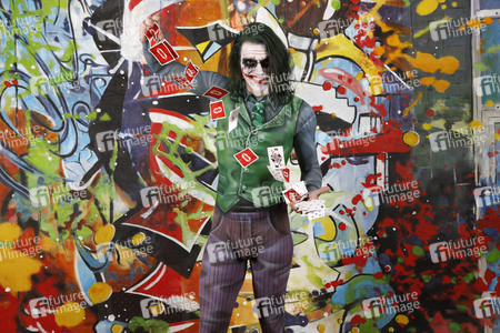 GEEK ART: Joker meets Riddler Bodypainting