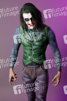 GEEK ART: Joker meets Riddler Bodypainting