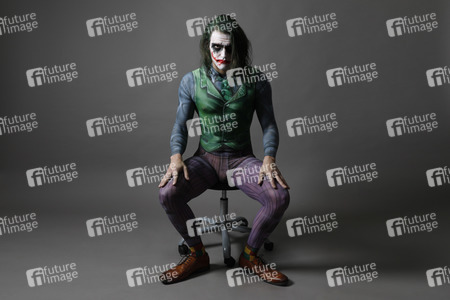 GEEK ART: Joker meets Riddler Bodypainting