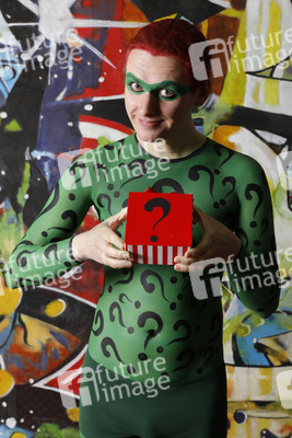 GEEK ART: Joker meets Riddler Bodypainting