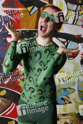 GEEK ART: Joker meets Riddler Bodypainting