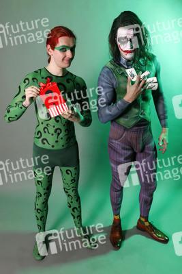 GEEK ART: Joker meets Riddler Bodypainting