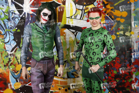 GEEK ART: Joker meets Riddler Bodypainting
