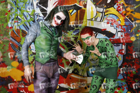 GEEK ART: Joker meets Riddler Bodypainting